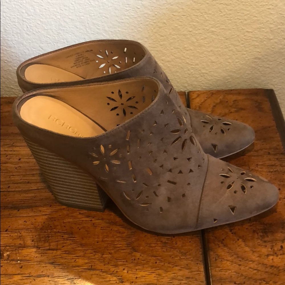 NEW w/o Tags. BCBGeneration heeled suede shoes. - Picture 4 of 8